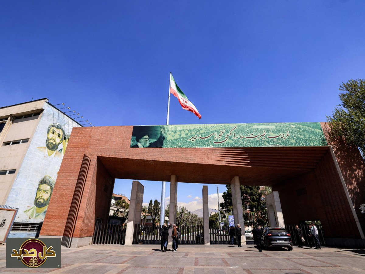 قصف جامعة شريف في طهران: تحليل إيطالي يكشف تناقضات السياسة الأمريكية