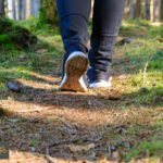 المشي الصامت: قوة 10 دقائق تعيد ترتيب عقلك وطاقتك