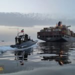 أزمة مضيق هرمز تتصاعد: تبادل اعتراض السفن ومعاناة آلاف البحارة