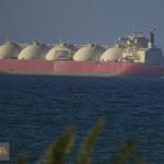 مضيق هرمز: 10 سفن تعبر الممر الحيوي في يومه الأول بعد الفتح