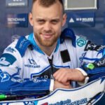 توبياس تومسن: نجم سباقات السرعة ينجو بمعجزة بعد حادث مروع