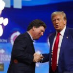 ندم تاكر كارلسون: اعتذار علني عن دعم ترمب 'سأظل معذباً بسبب ذلك'