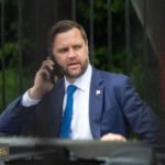 فانس يشكك بالبنتاغون: نائب الرئيس الأمريكي يثير التساؤلات حول حرب إيران ونقص الذخيرة