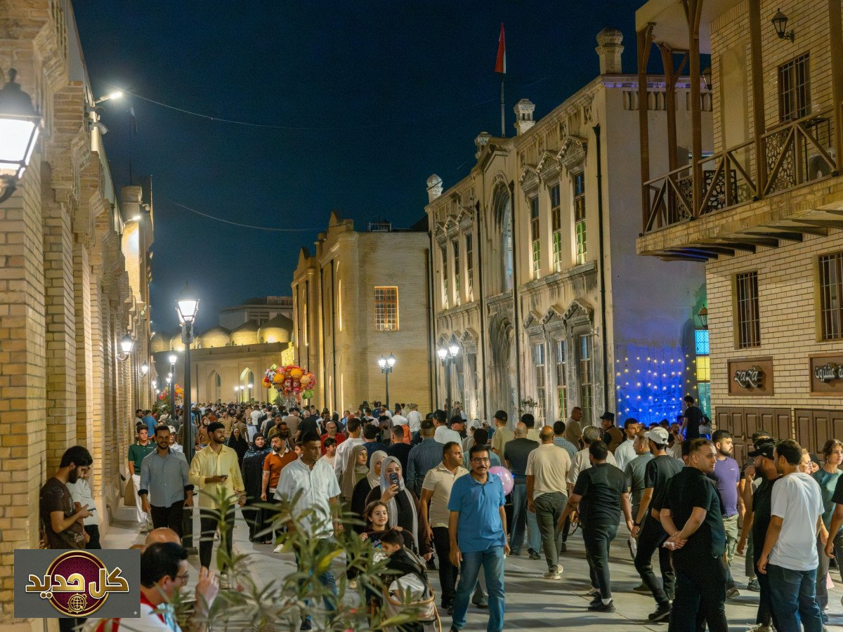 اقتصاد شارع المتنبي: قلب بغداد الثقافي النابض وسوقها الخفي
