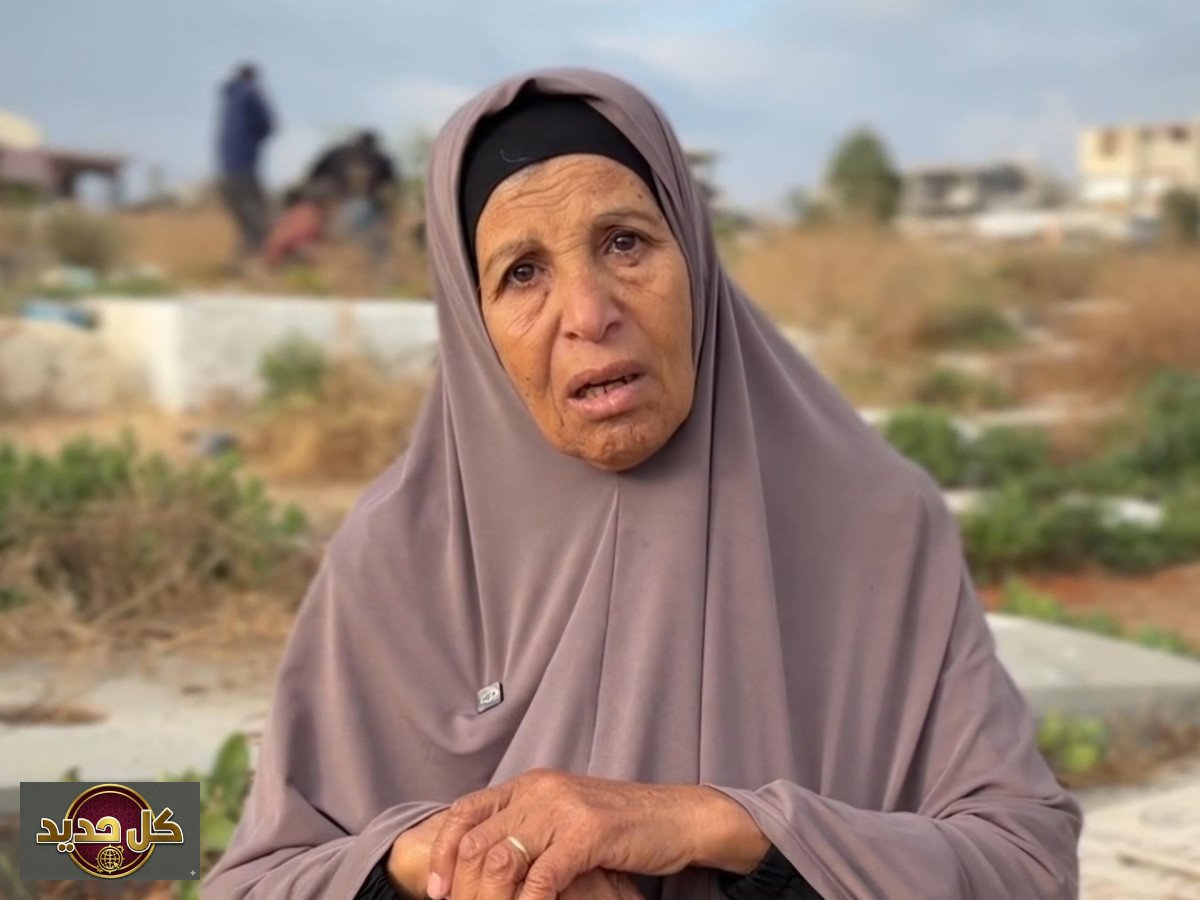 عيد الأضحى فلسطين: أم تتحدى الألم بزيارة قبور أبنائها الشهداء