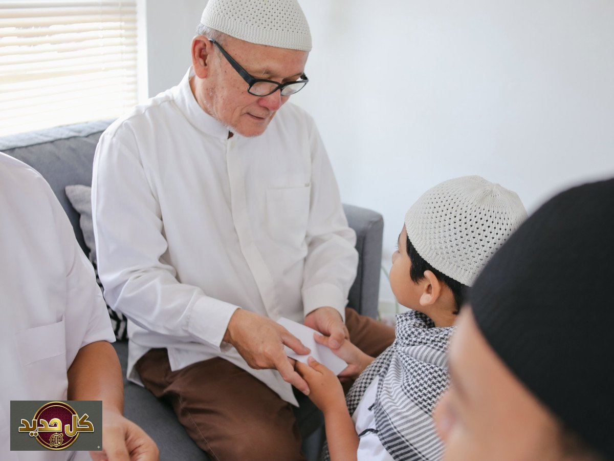 العيدية: رحلة من عطايا السلاطين إلى فرحة الأطفال