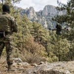 مسيّرات الألياف البصرية: السر وراء حصانة طائرات حزب الله المسيرة من التشويش