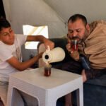 إياد جربوع: طفل غزة الذي حمل أعباء النزوح ورعاية والديه