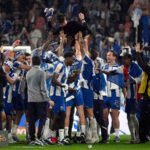 لقب الدوري البرتغالي يُحسم: تعادل بنفيكا الدرامي يُتوج بورتو