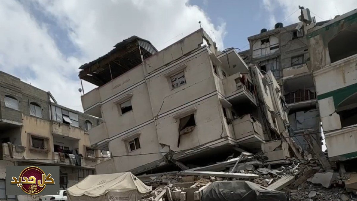 بيوت غزة المائلة: تحدي البقاء على حافة الانهيار