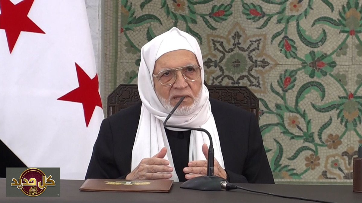 مفتي سوريا أسامة الرفاعي يحذر من الفتنة ويدعو لتهدئة الأوضاع