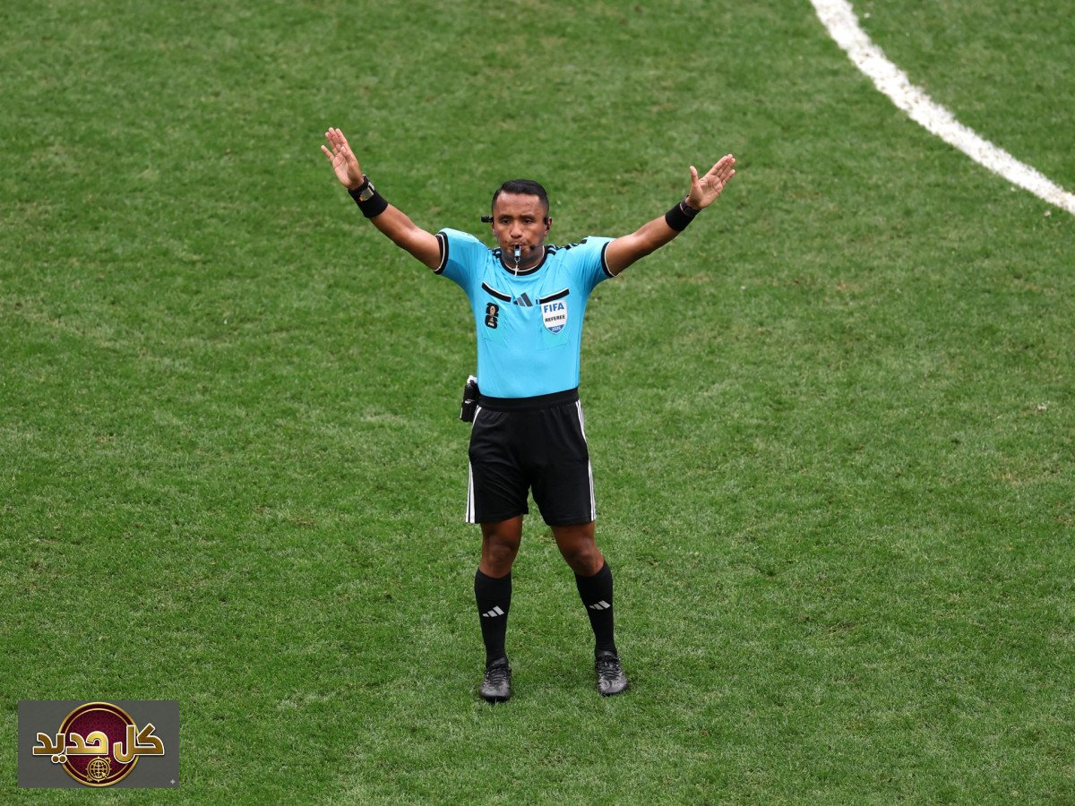 الحكم إيفان بارتون: أستاذ الكيمياء الذي يقود قمة فرنسا وإسبانيا في كأس العالم