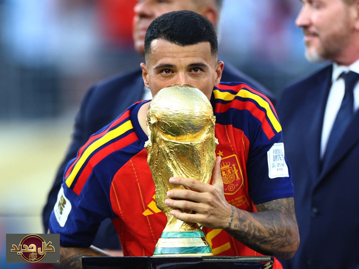 بيدرو بورو يوفي بوعده القديم ويهدي ذهبية المونديال لجده