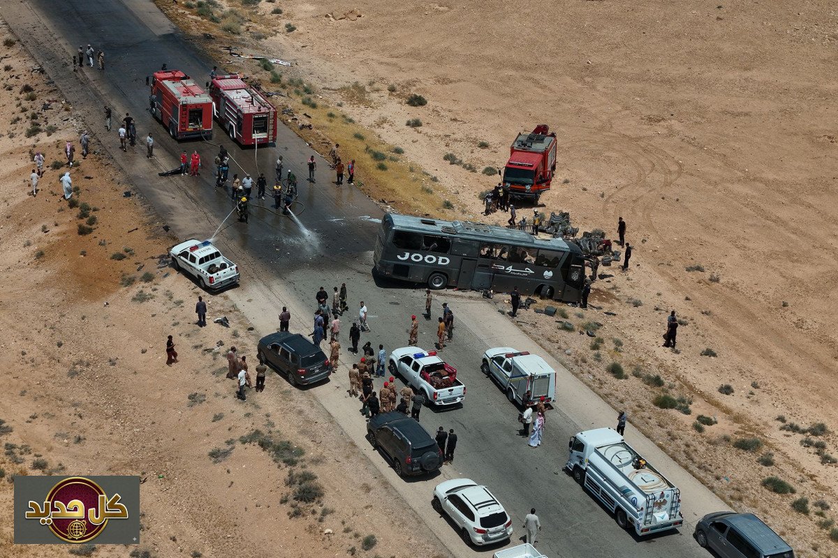 حادث حافلتين سوريا المروع: 35 قتيلاً و30 مصابًا في اصطدام على طريق دمشق دير الزور