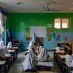 تعليم الفتيات بأفغانستان: القيود المتزايدة ومبررات طالبان