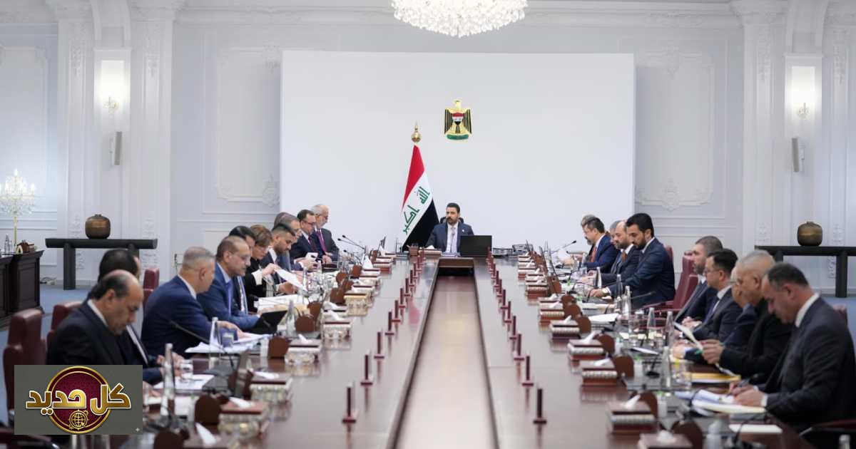 أداء حكومة الزيدي الاقتصادي: تحديات هرمز ومشاريع الـ 100 يوم
