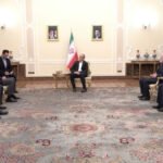 أزمة هرمز: وساطات مكثفة لاحتواء التصعيد بين واشنطن وطهران