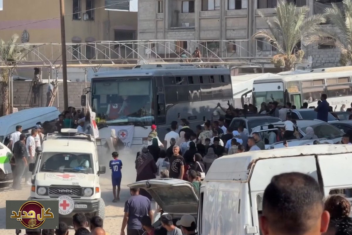 لم شمل عائلات غزة: مشاهد مؤثرة لعناق العائدين مع أحبائهم