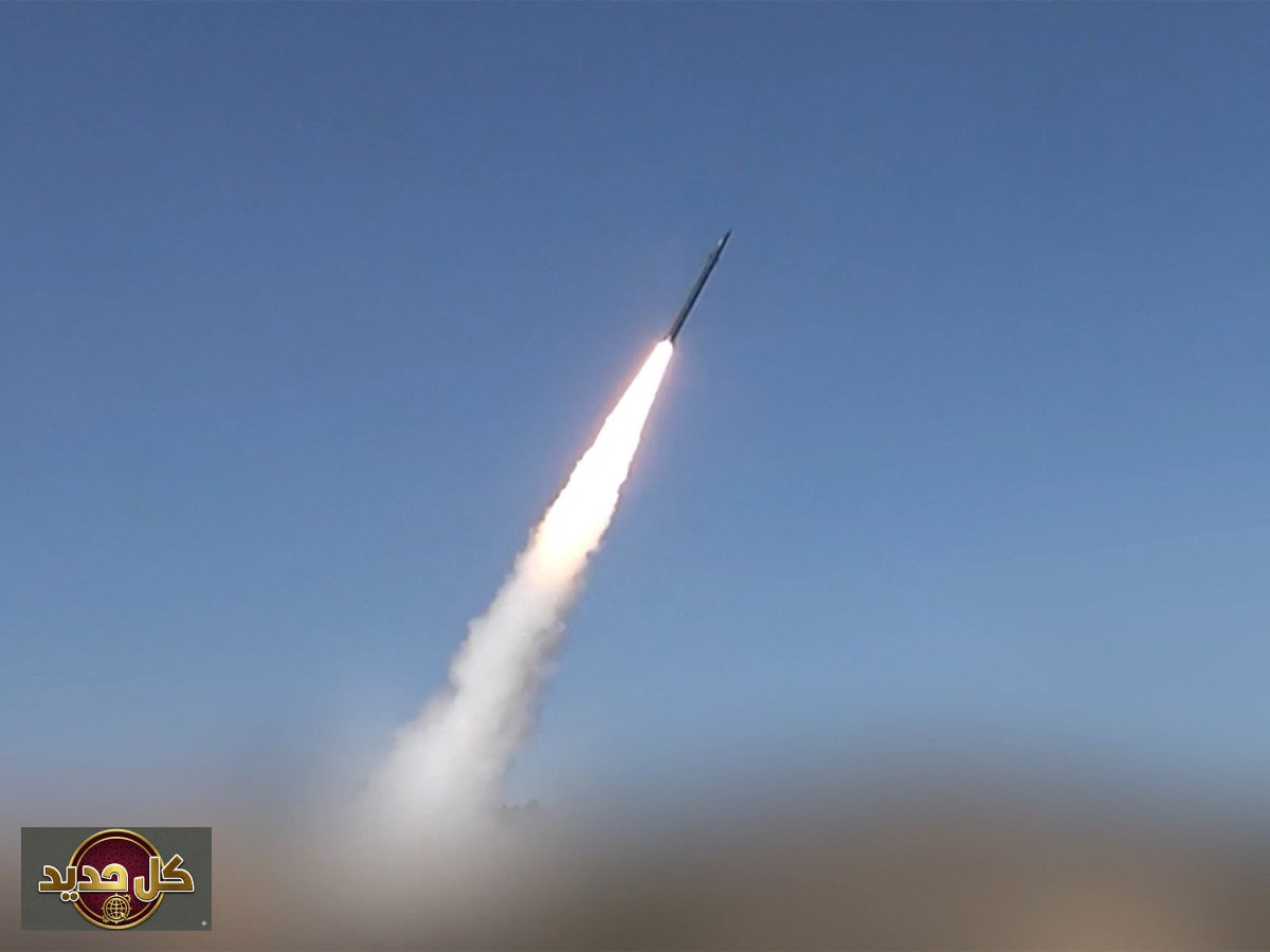 صواريخ الحوثي: تصعيد باليستي جديد يستهدف باب المندب والبحر الأحمر