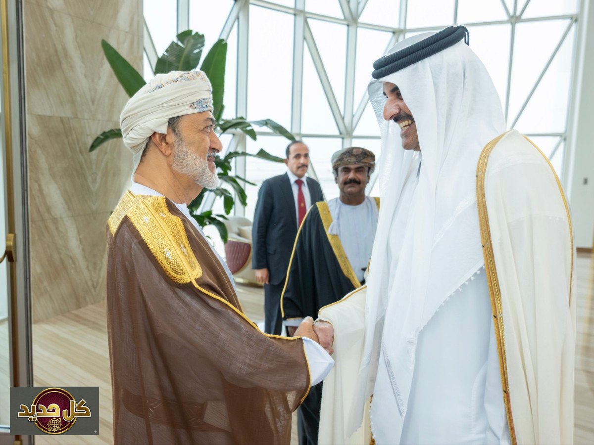 قمة الدوحة: أمير قطر وسلطان عُمان يعززان تعاون قطر وعمان في مجالات حيوية