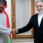 ممر هرمز الملاحي: مسقط وطهران تبحثان آفاق التعاون في المضيق الاستراتيجي