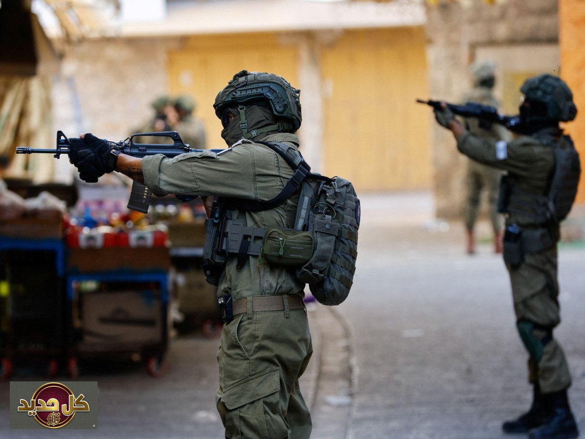 قيود الضفة الغربية: كيف تشكل الحواجز والإغلاقات واقع الفلسطينيين؟