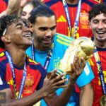 يان ديوماندي ريال مدريد: زميل سابق يتوقع تفوقه على لامين جمال
